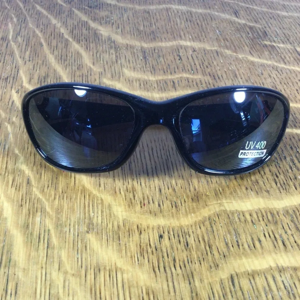 Black and Gray Frame Sunglasses